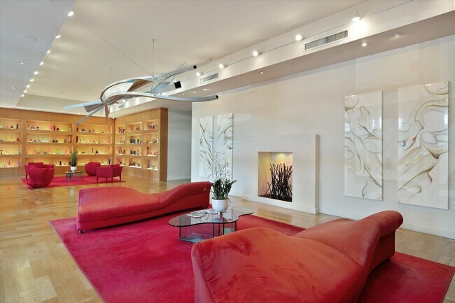 Building Photo - 1551 N Flagler Dr