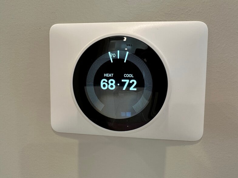 Building Photo - 8436 Oakdale Ave