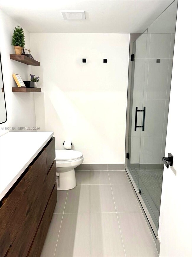 Building Photo - 210 Lakeview Dr