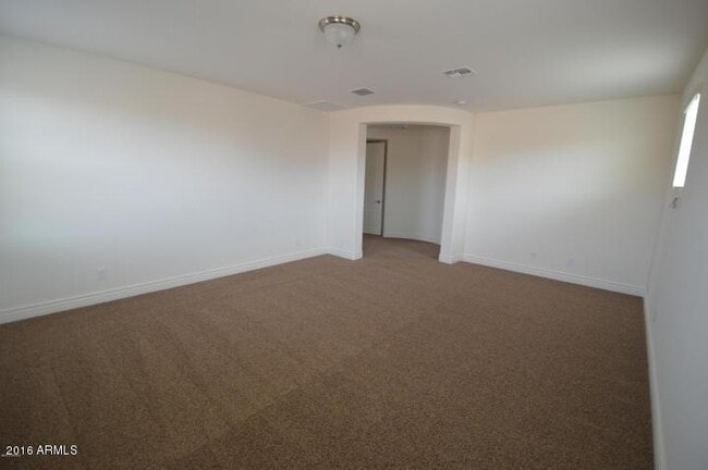 Building Photo - 4307 E Yellowstone Pl