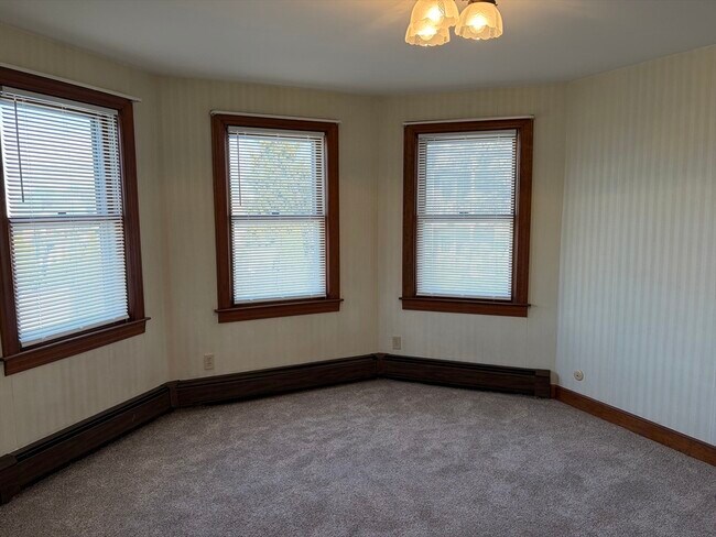 Building Photo - 8 Summer St