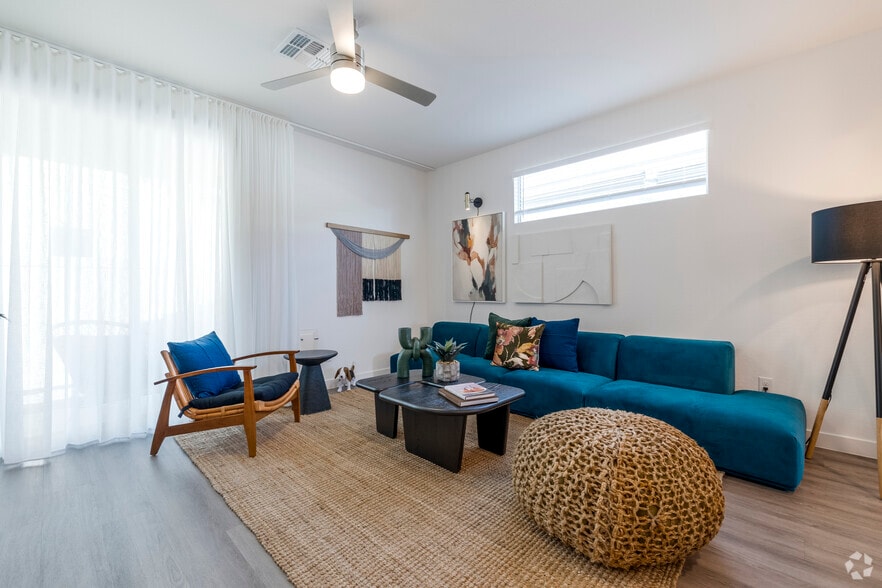 2BR, 2BA - 1,038SF - Living Room - Bloom at Deer Valley