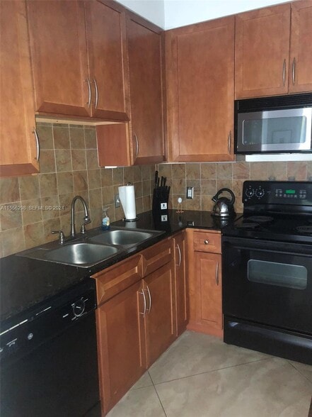 Building Photo - 2001 Biscayne Blvd