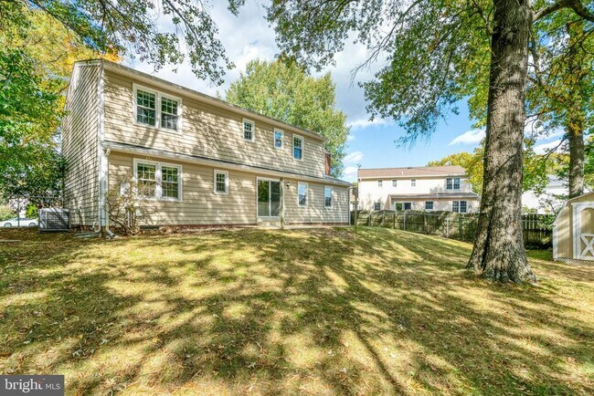 Building Photo - 6031 Mayfair Ln