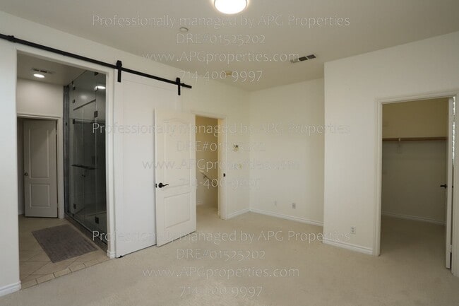 Building Photo - 8057 Sorrento Ln