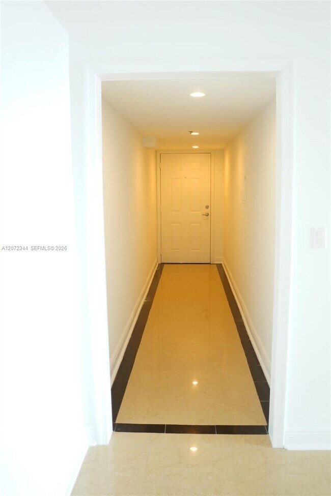 Building Photo - 6362 Collins Ave