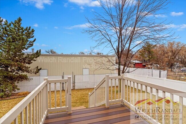 Building Photo - 1007 W 17th St