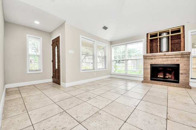 Building Photo - 5039 E Pagewick Dr