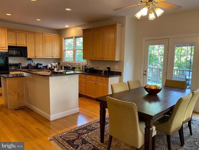 Building Photo - 6915 Bonheim Ct