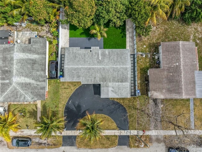 Building Photo - 630 SW 28th Dr