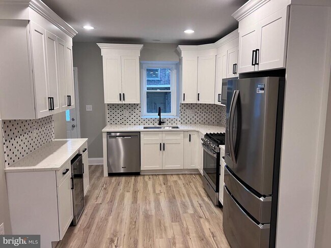 Building Photo - 137 Vassar St