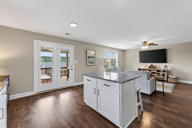 Building Photo - 950 Tufnel Dr