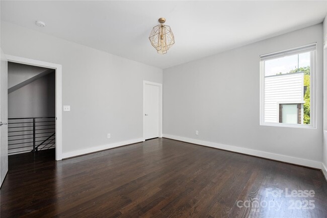 Building Photo - 1008 Westbrook Dr