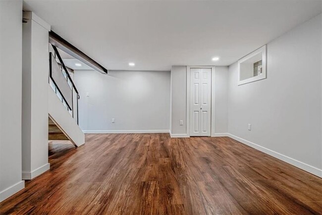 Building Photo - 619 Briarwood Ave