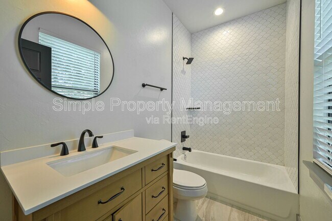 Building Photo - 4005 N Indiana Ave