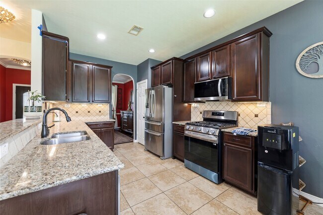 Building Photo - 27146 Harvest Pointe Ln