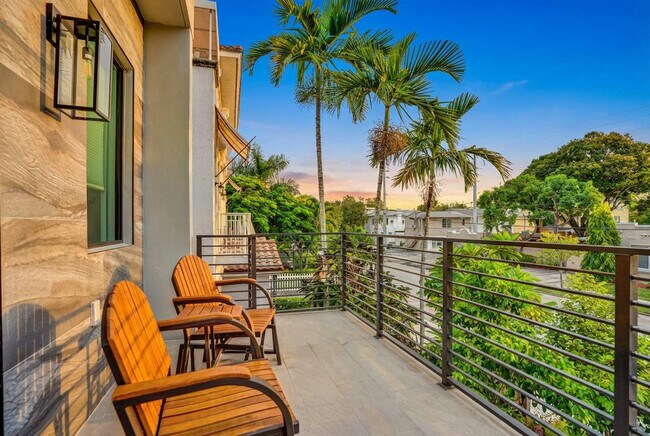 Building Photo - 1111 E Las Olas Blvd