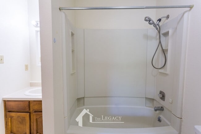 Building Photo - 1421 S Pennsylvania Ave