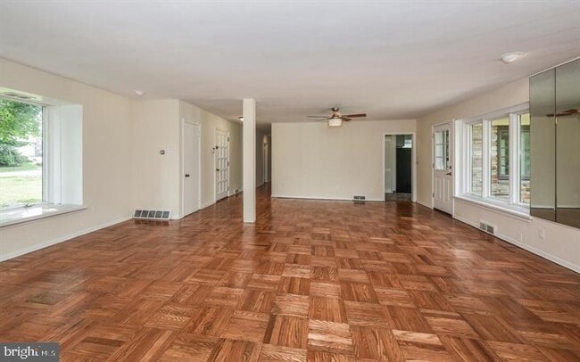 Building Photo - 8104 Heacock Ln