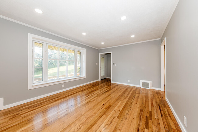 Building Photo - S76W19414 Prospect Dr