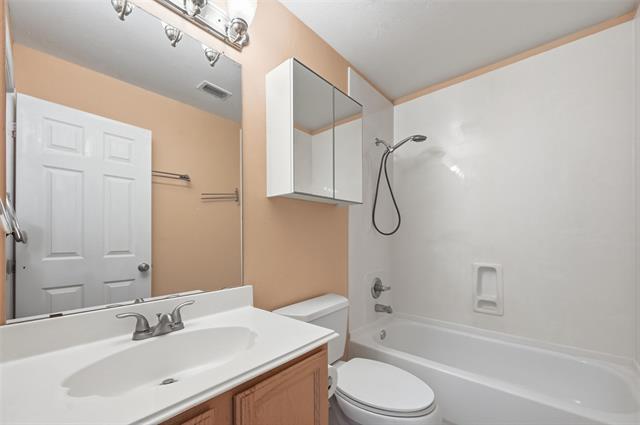 Building Photo - 1202 Brook Dr