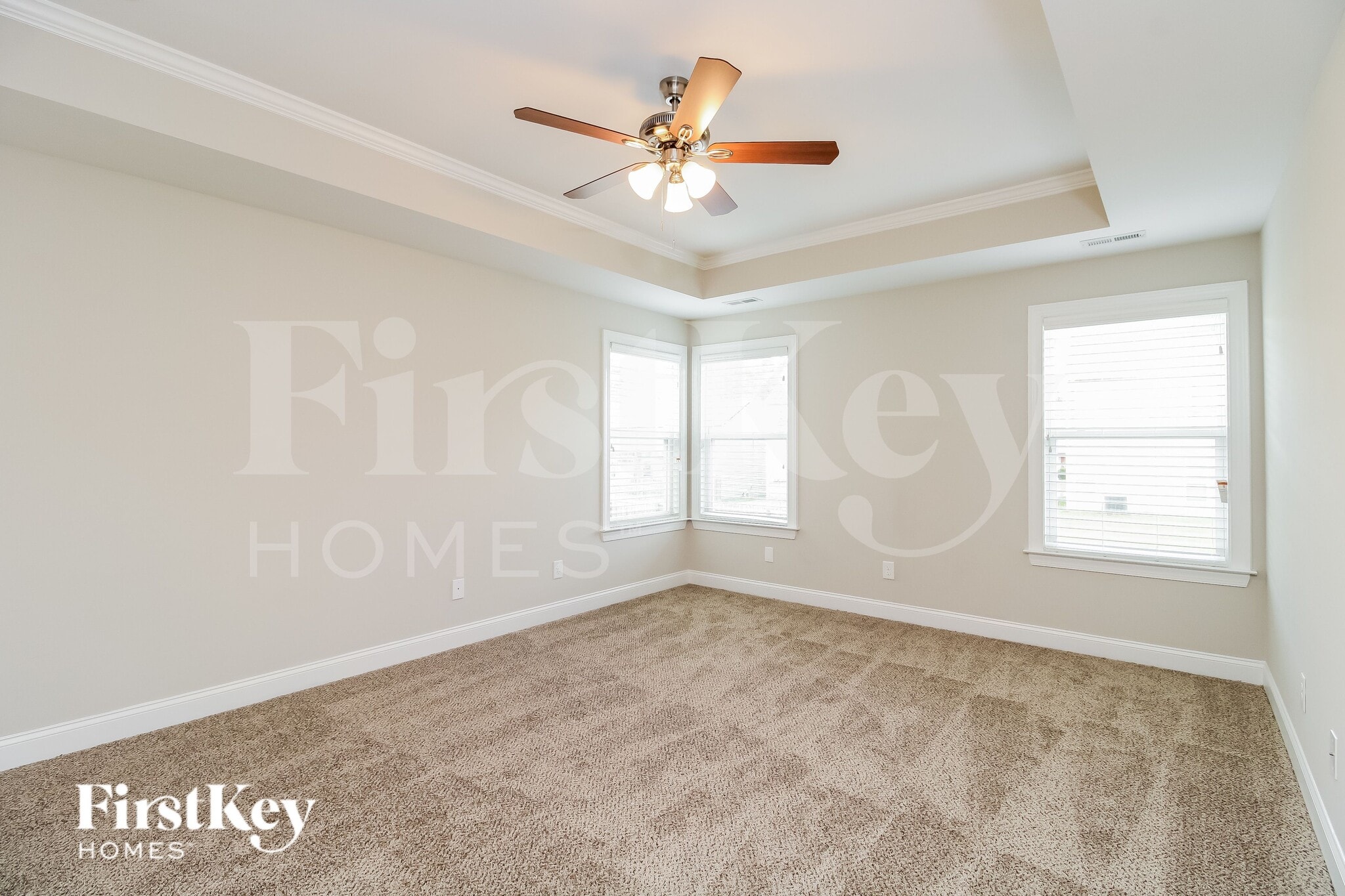 Building Photo - 2207 Talon Dr