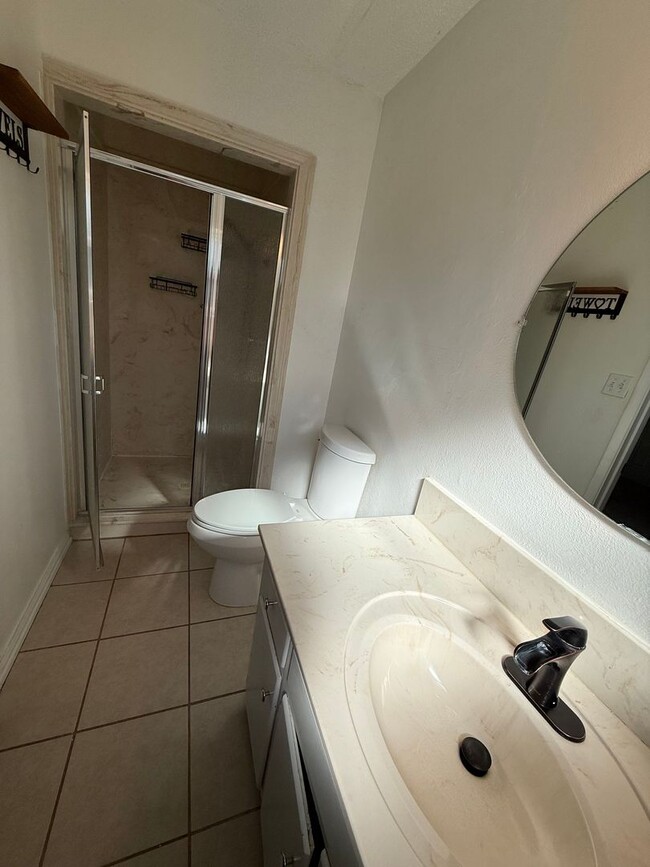 Building Photo - 4 Bed Brick Home! Zia School District! - P...