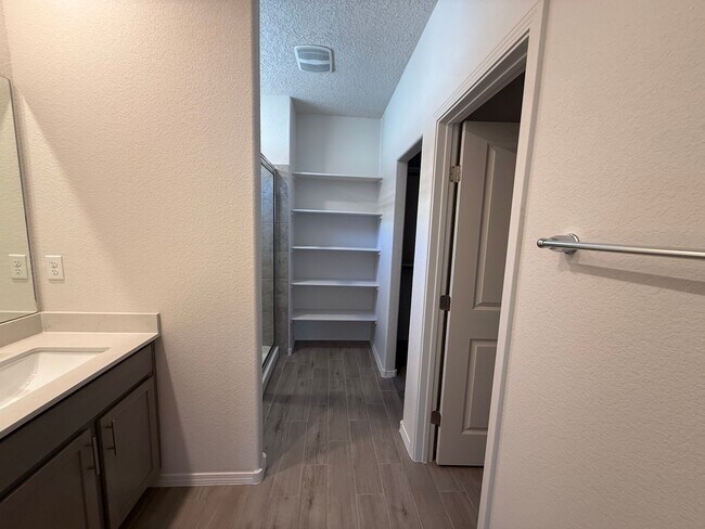 Building Photo - 2473 Eglisfield Lp