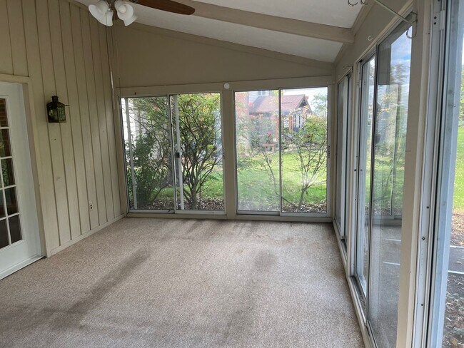 Building Photo - 2259 Augusta Ct