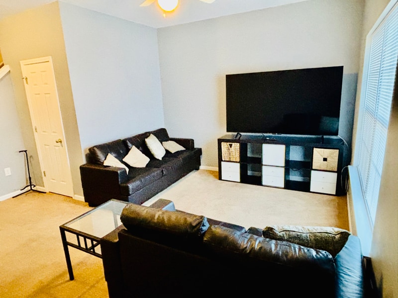 Building Photo - 118 University Village Dr