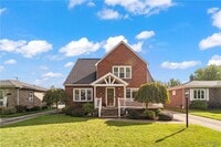 Building Photo - 165 Carmen Rd