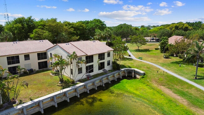 Building Photo - 2600 Greenwood Terrace