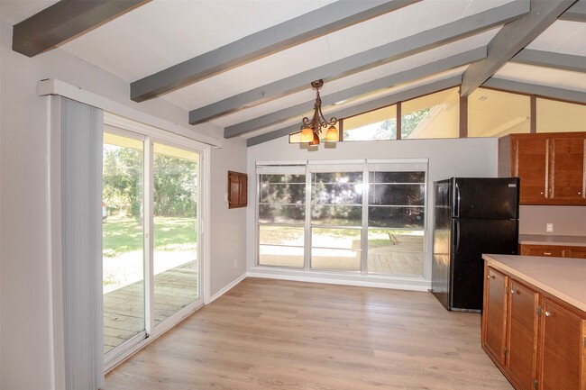 Building Photo - 2024 Bogatto St