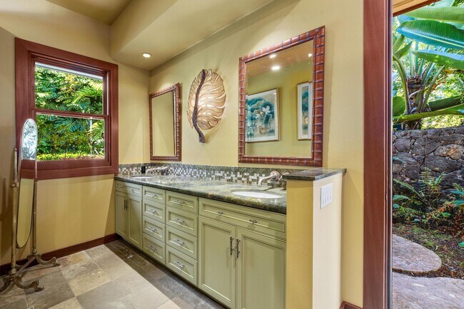 Building Photo - Luxury furnished 4 bedroom 3 bathroom with pool, spa, and outdoor showers