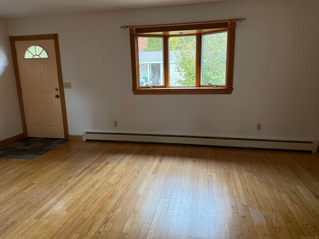 Building Photo - 28 Galpin St