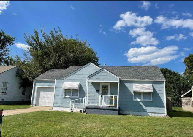 Primary Photo - 2320 Elmira St