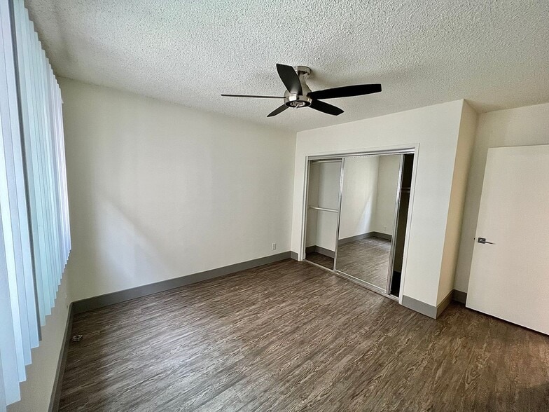 Building Photo - 12727 Matteson Ave