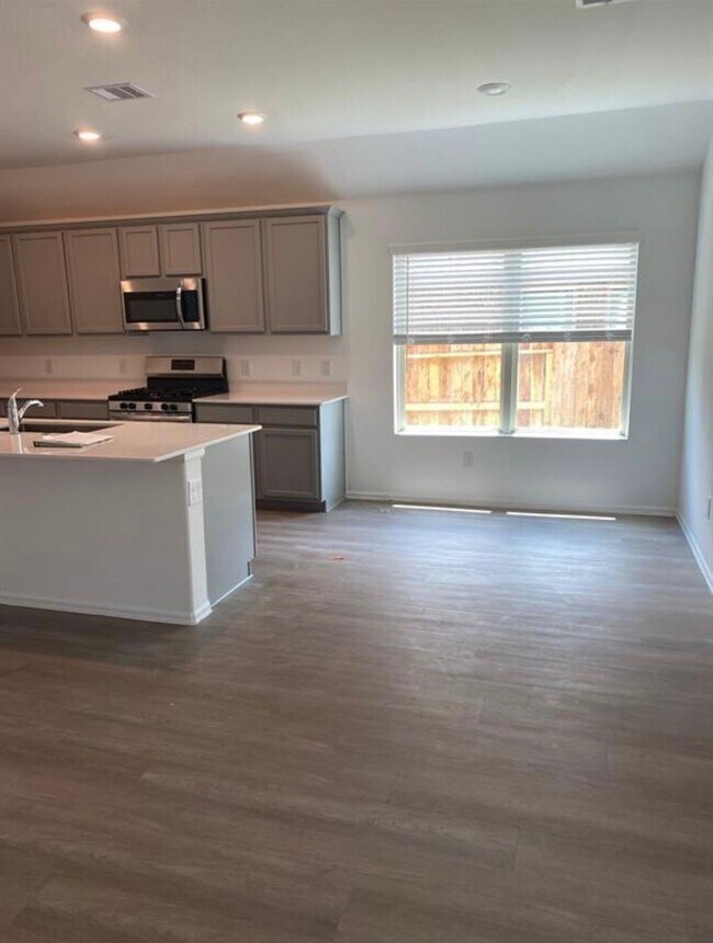 Building Photo - 5224 Pine Pass Dr