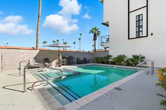 Building Photo - 1501 N Miller Rd