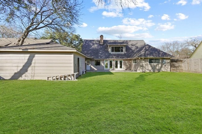 Building Photo - 10811 Tupper Lake Dr