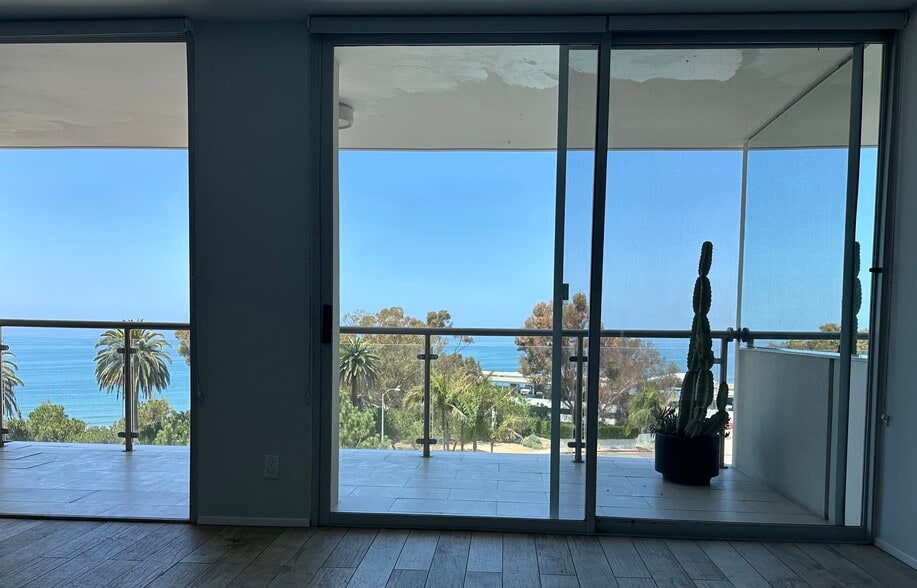 floor to cieling views - 201 Ocean Ave