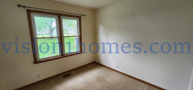 Building Photo - 913 W Murphy St