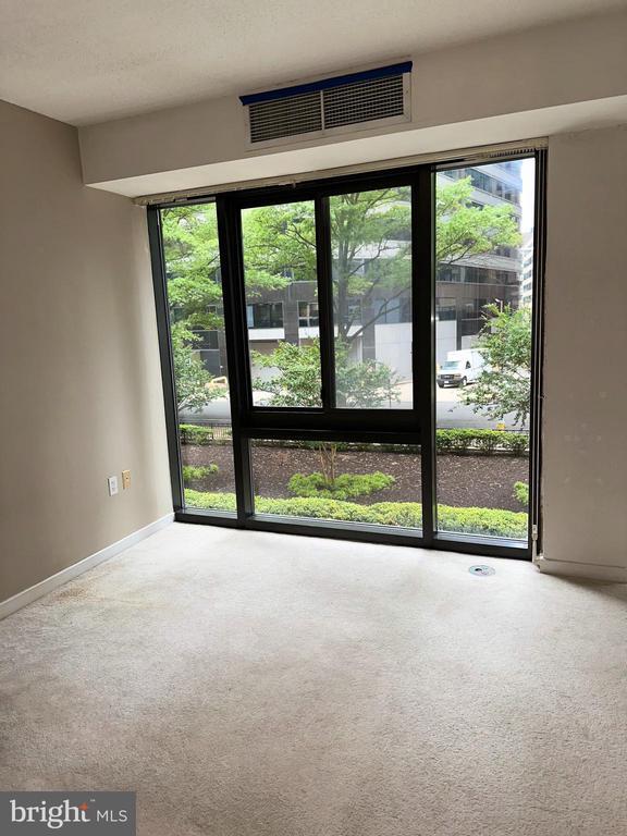 Building Photo - 1530 Key Blvd