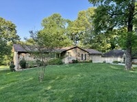 Building Photo - 212 Talah Ln