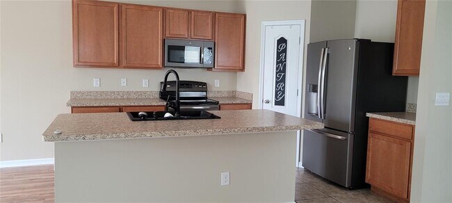 Building Photo - 817 Ashentree Dr