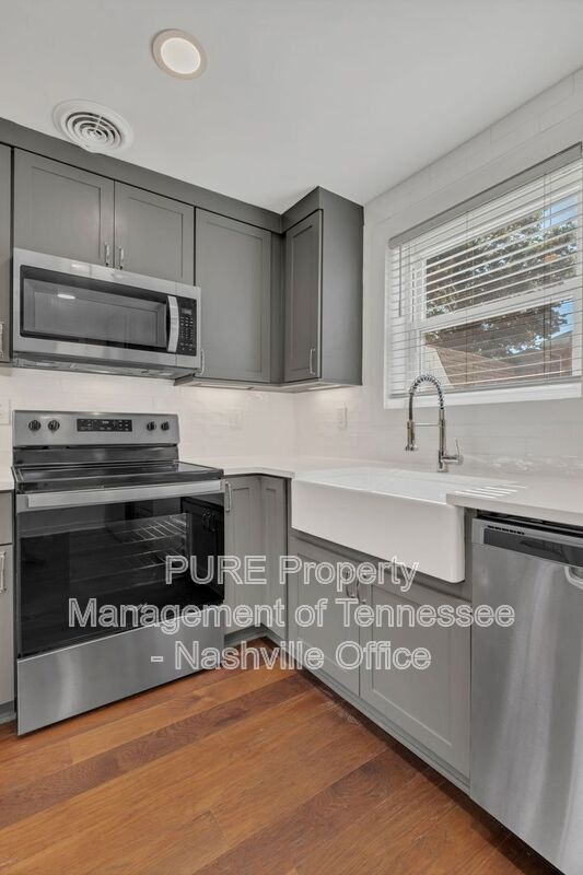 Building Photo - 2601 Oakwood Ave