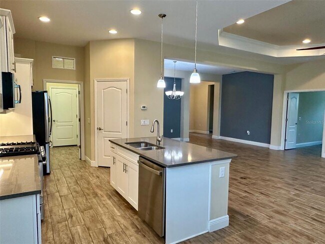 Building Photo - 26720 Weiskopf Dr