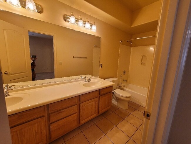 Building Photo - 12608 Mountainside Dr