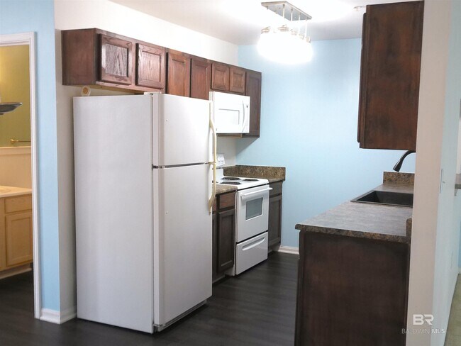 Building Photo - 1517 Regency Rd