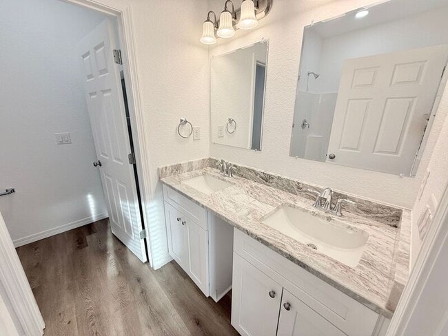 Building Photo - 3365 Country Ln